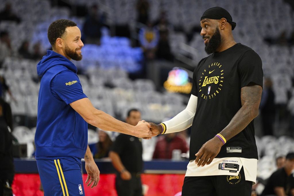 NBA/勇士一哥柯瑞超想跟詹皇同隊啟動招募!親口曝:已經用簡訊頻繁溝通