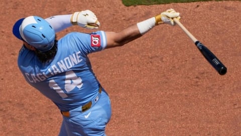 MLB(影)/賢拜注意!皇家「全壘打大賽菜鳥」被官方翻曾夯「516英尺」超遠轟