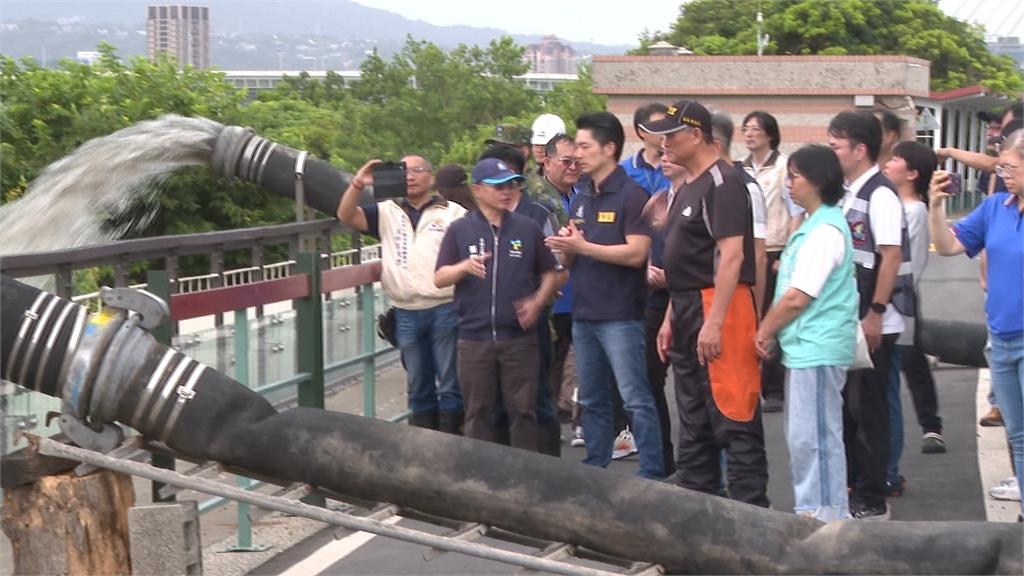 累了？　蔣萬安颱風視察行程超滿　面對提問跳針式回答