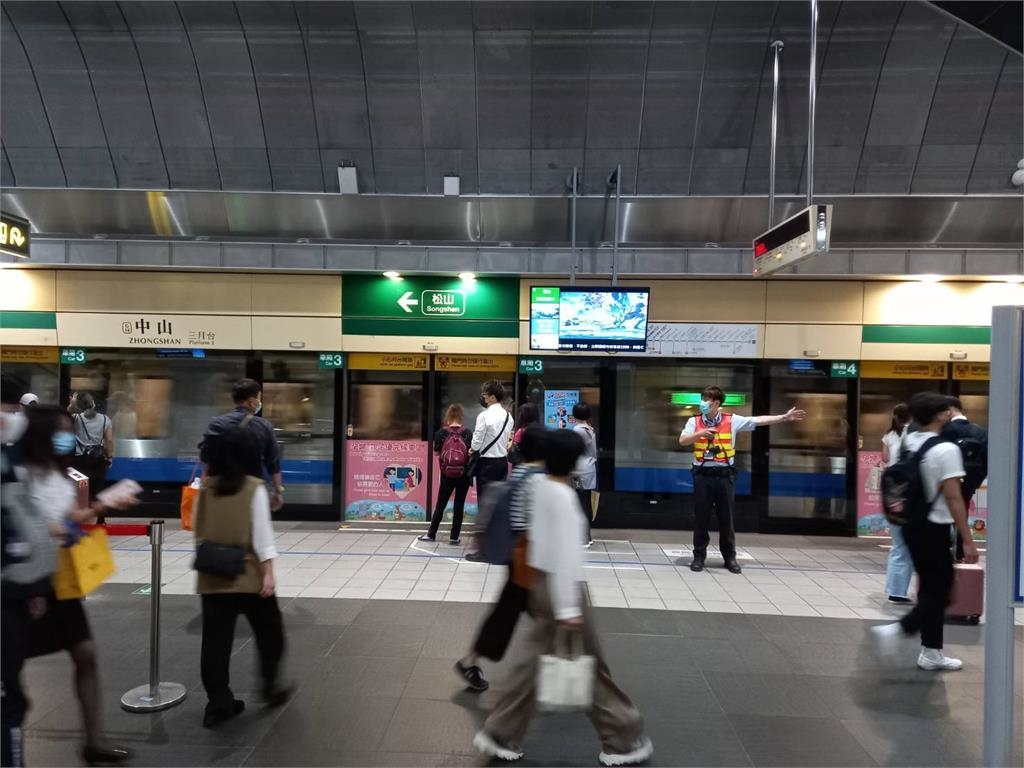 快新聞/北捷因應巴威來襲 7/11班次間距最高12分鐘