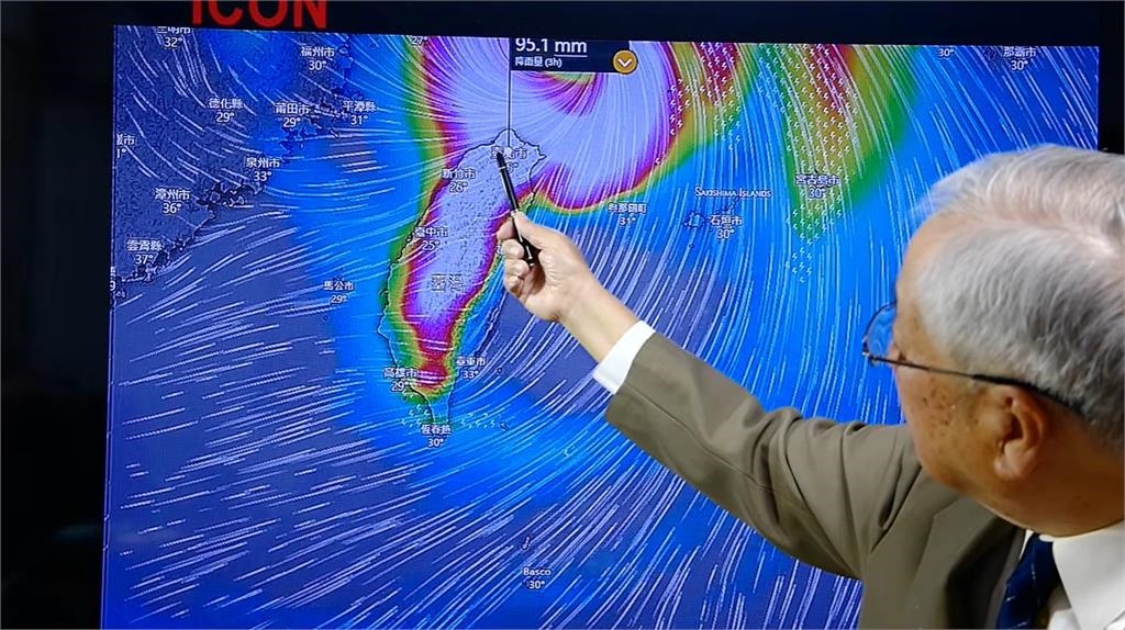 中颱「巴威」路徑鬼轉!專家曝「這時段」風雨最猛:對台灣影響就是一場大雨