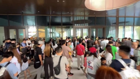 人潮湧入漢神洲際! 全台中百貨僅此一家營業