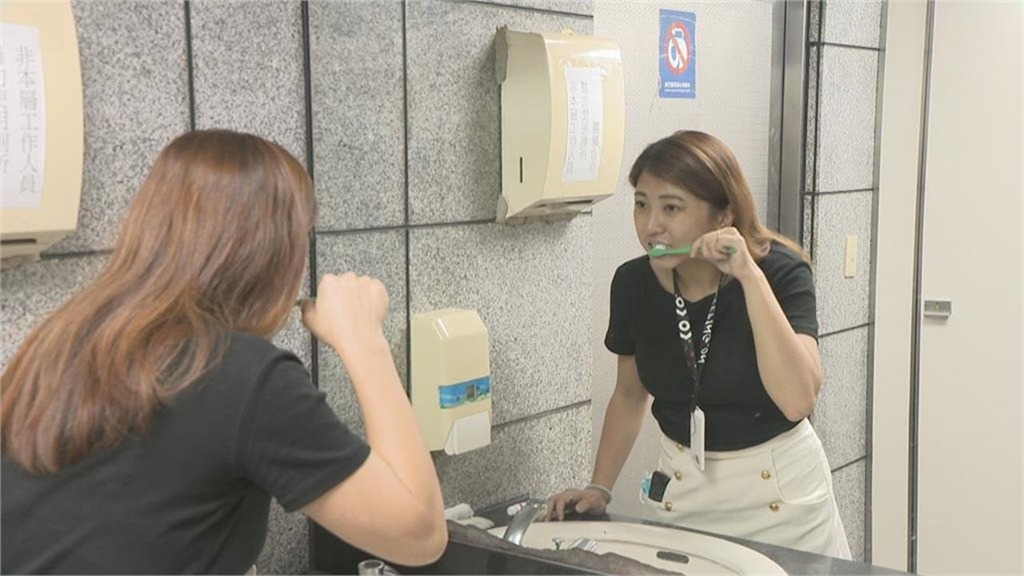 開刀病人禁食「連牙都沒刷」!開口呼出「來自深淵的味道」醫傻眼:請記得刷牙
