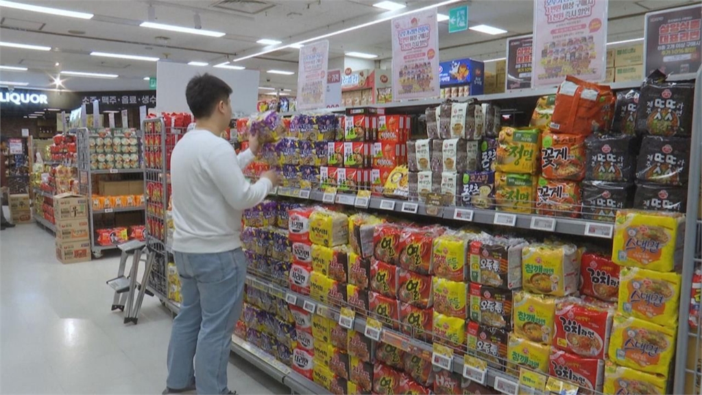 颱風天必吃泡麵？柯震東發問引熱議　網吐「時代眼淚」：沒經歷過很幸福