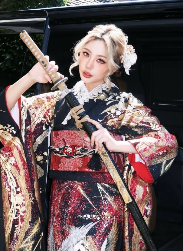 太丟臉!台灣網紅「闖白鬚神社禁區」擺拍 日本網友怒嗆:滾回你國家去
