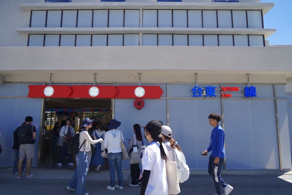 快新聞/東博試營運吸引逾16萬人!看展、吃美食、賞熱氣球 DJ帶路嗨玩台東