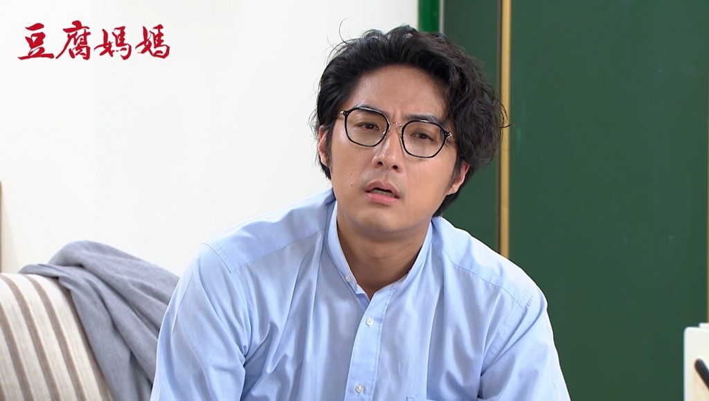 李運慶《豆腐媽媽》戲外遭到嫌棄？馮凱一個眼神網友秒懂：爭寵失敗！