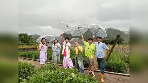 李雅英體驗火舞!看到火焰逼近失控喊「我是第一次」讓眾人笑翻