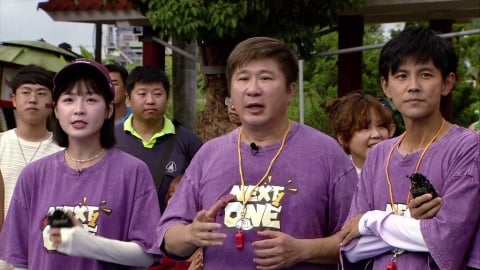 胡瓜主持口渴「竟喝泡腳水」！他狂灌半杯全場傻眼 衝擊畫面流出