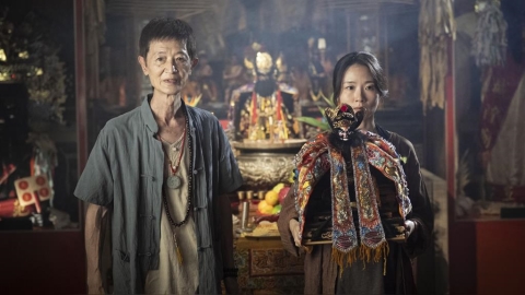 膽小勿進!《粽邪4》驚悚再升級 拍片儀式「砍背割舌」震撼畫面曝光