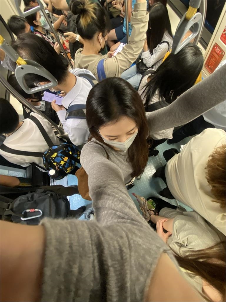 北捷捕獲野生女神！網一看驚喊「是她」直呼：居然沒人發現嗎？