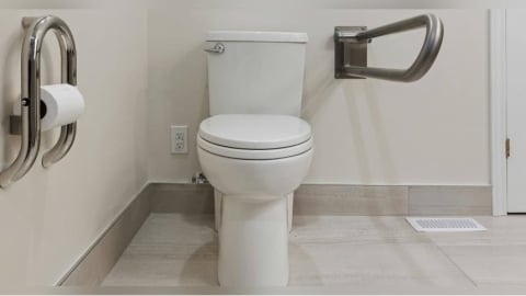 忙到不能上廁所? 醫提醒長期憋尿恐讓膀胱缺血缺氧「害細胞凋亡」
