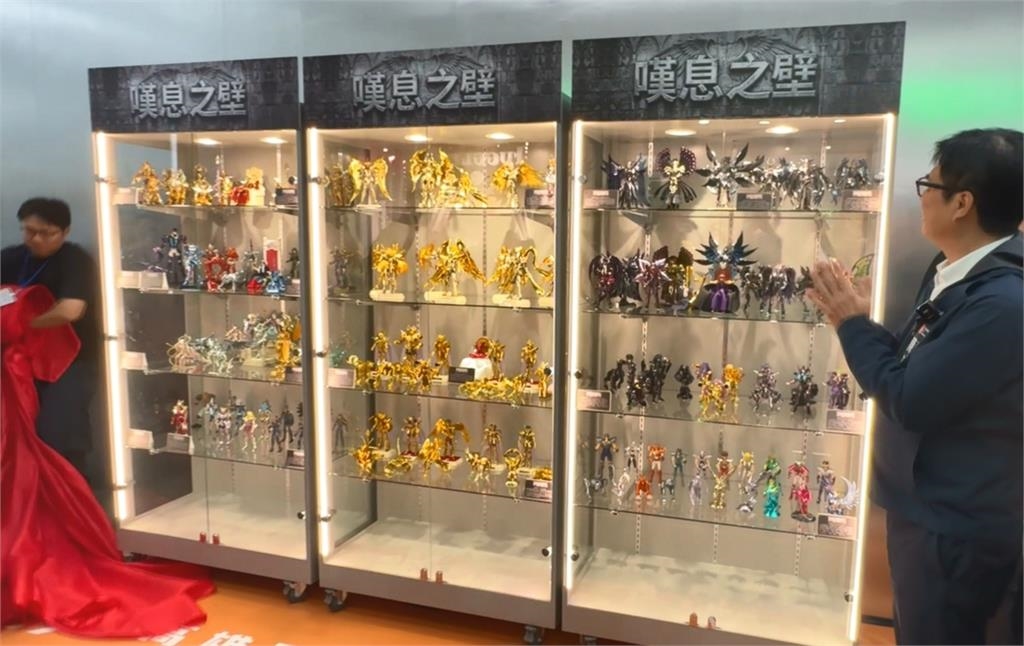 南台"秋葉原"! 高雄驛一番街 陳其邁開箱聖鬥士星矢展覽