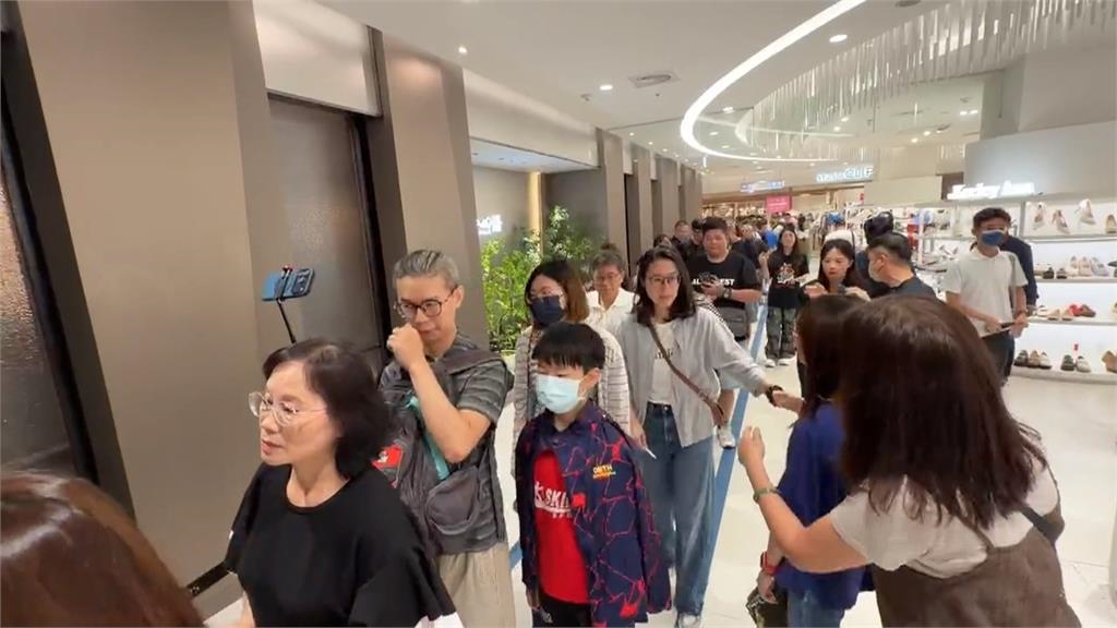 堪稱全台最難訂Buffet插旗台中 開幕人潮滿滿滿!年底前再開2店