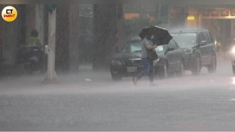 連日37度高溫熱爆　慎防「午後大雷雨」連炸5天