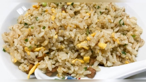 隔夜飯麵加熱就能吃？　食藥署示警「1細菌」：毒素加熱也殺不掉