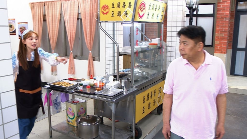 馮凱導演客串《豆腐媽媽》最狂奧客!火力全開「飆罵賴芊合」引全演員圍觀