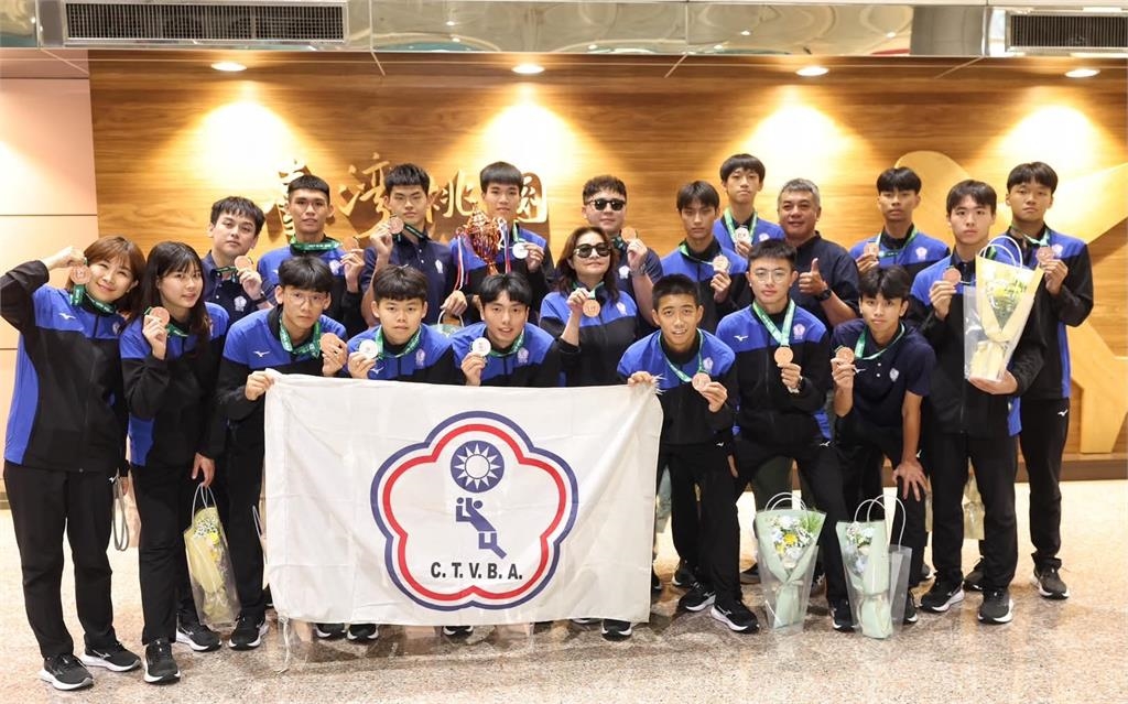 綜合/睽違25年再奪牌!台灣男排亞洲U18男子排球錦標賽牌摘銅 成員凱旋歸國