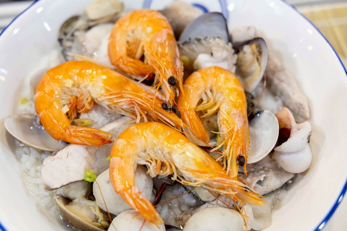 圖/招牌虱目魚海鮮總匯粥,將鮮美海味完整熬入粥底,每一口都是最道地的台南經典風味。(擷取自台灣美食展FB)