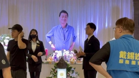 周麟告別式週一莊嚴舉行！　藝人恬娃弔唁致歉「愧疚、未能幫忙」