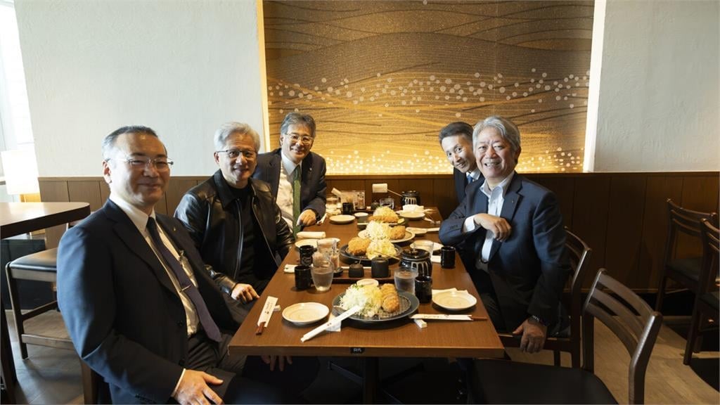 快新聞/黃仁勳東京「美食地圖」曝光!宴請30家半導體企業 喊話:日本回來了