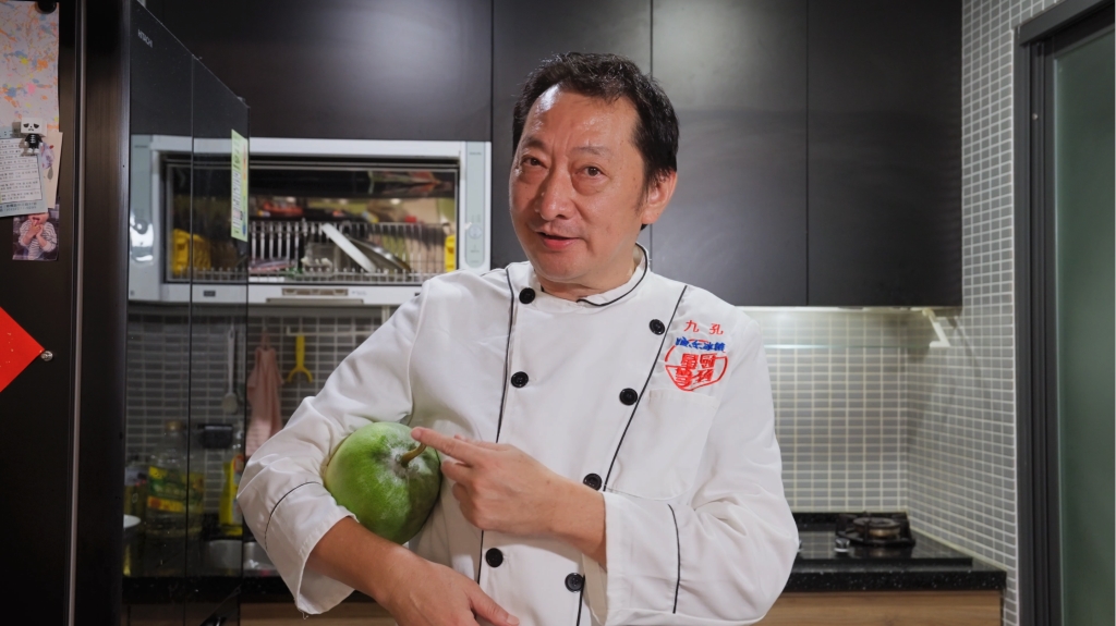 九孔開箱30年存錢筒!爽躺錢堆「總金額曝光」 他傻眼:怎麼這麼少