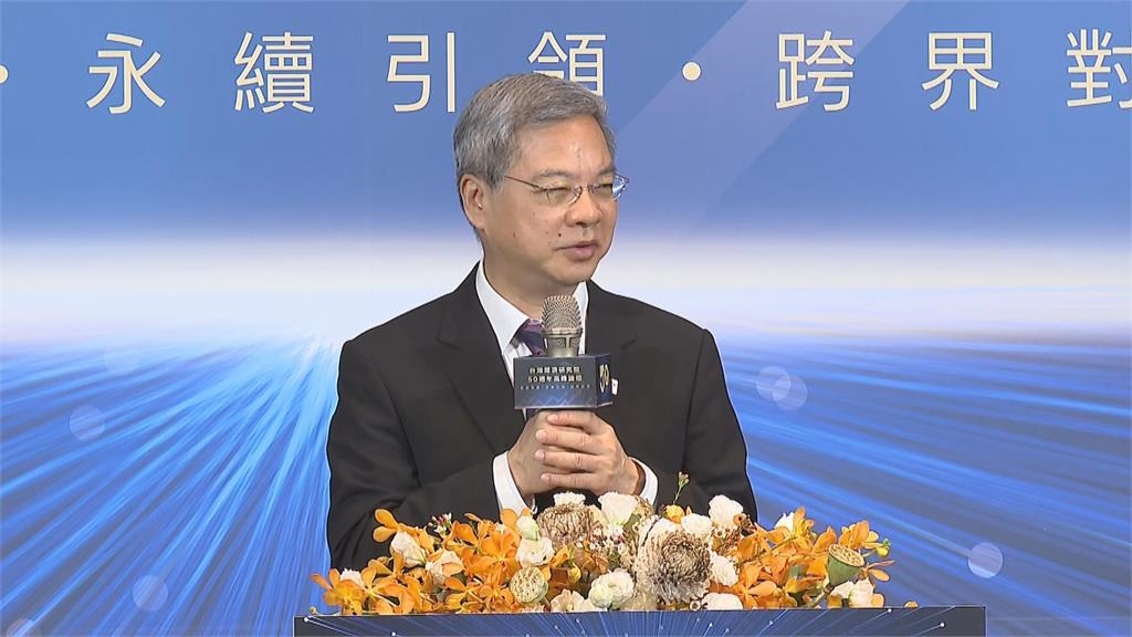 快新聞/AI不會泡沫化!台經院長喊「連氣泡都算不上」曝今年GDP可望衝這數字