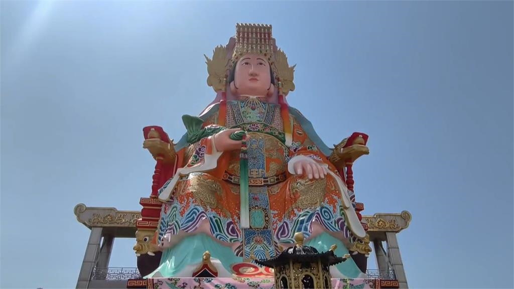竹南驚見"巨大雕像"背影像雞 真相曝光是"媽祖神像"