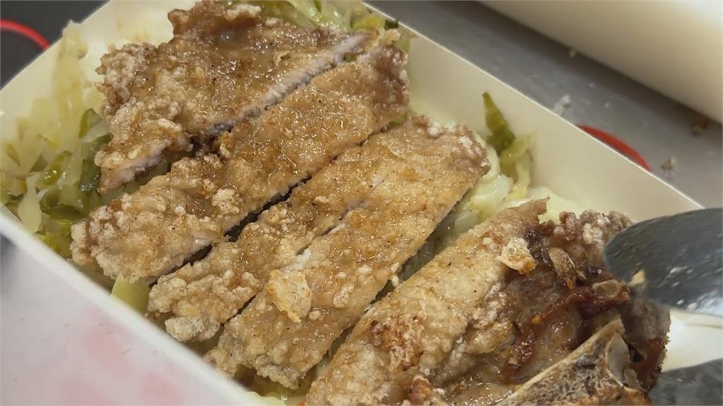 月底救星!台南便當店「百元有找」 高雄排骨飯佛心賣65元