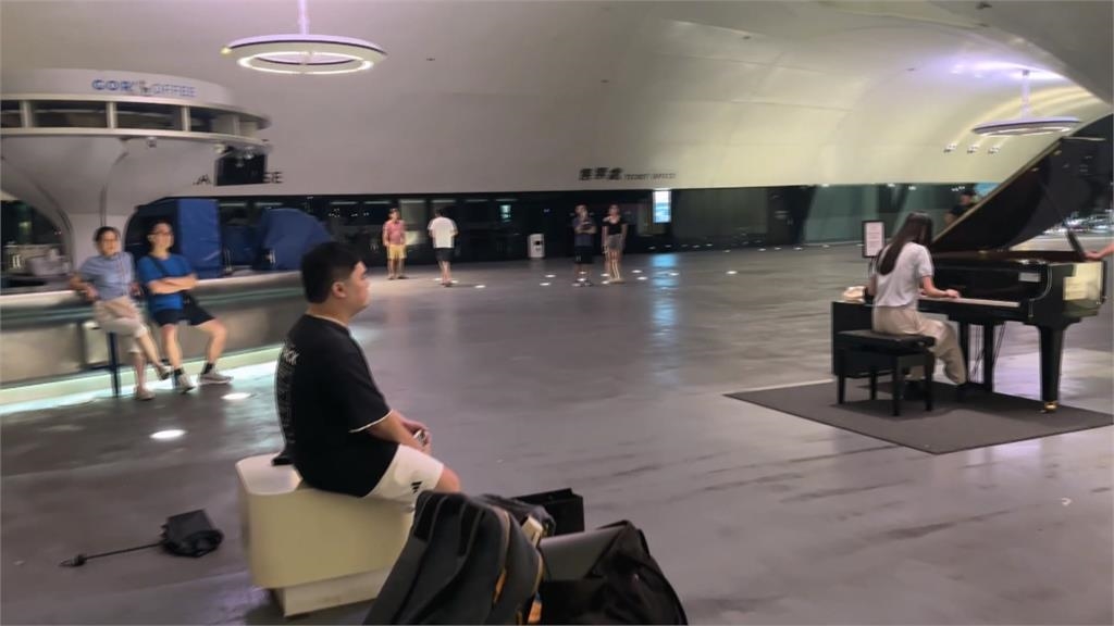 獨/臥虎藏龍!衛武營「民間高手」齊聚 一座鋼琴彈出樂界新風潮
