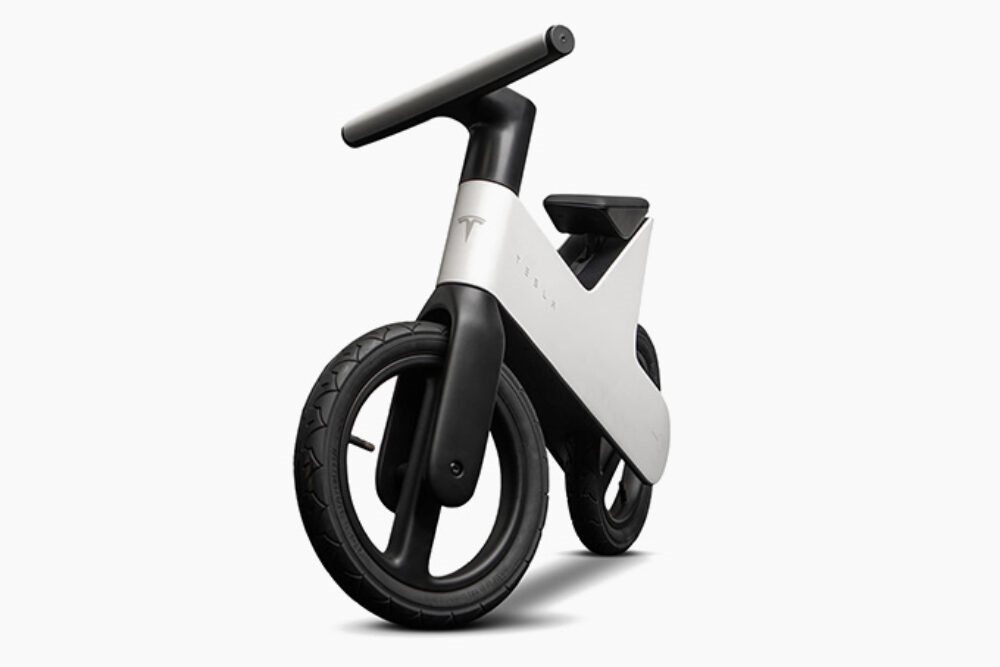 太扯！特斯拉推「兒童限定車」搶翻　黃牛價可買「一台Model 3」