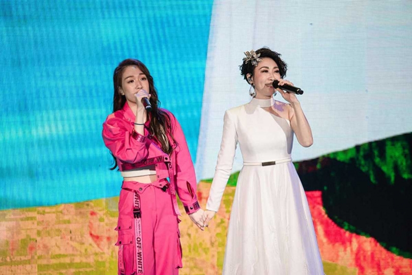 李翊君和女兒曾多次同台合作,2020年兩人在演唱會上一起合唱〈小幸運〉。(圖/寬宏藝術提供)
