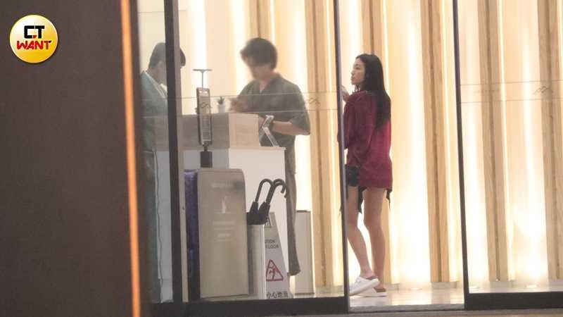 仔細觀察這位帥哥,舉手投足散發濃厚ABC氣質,但卻非醫三代前男友楊博翰。(圖/本刊攝影組)