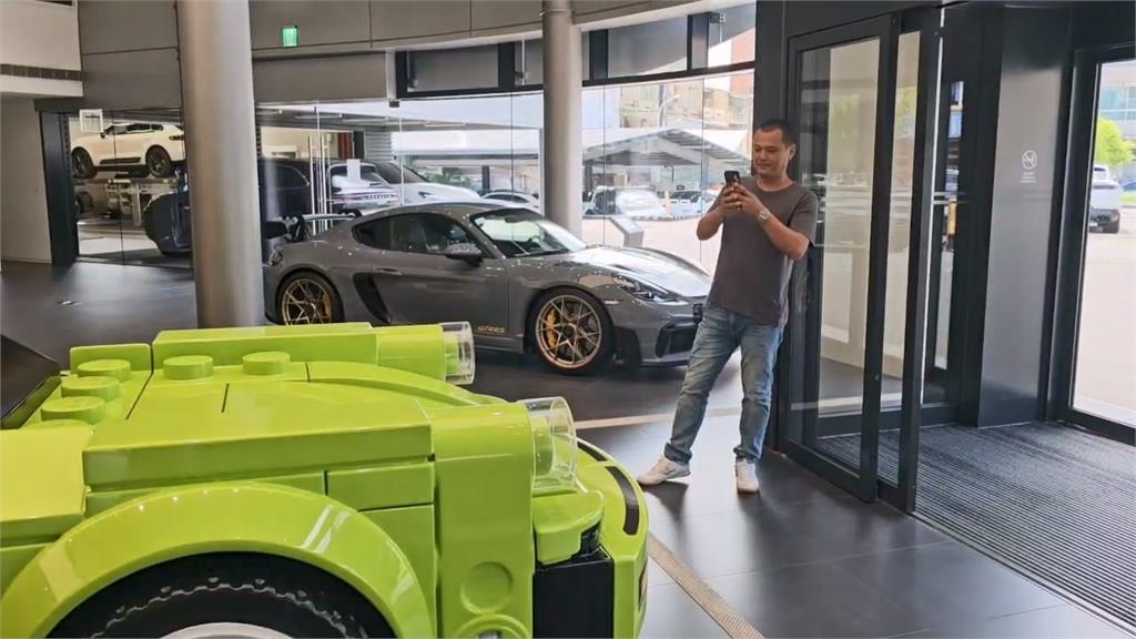 「樂高版保時捷」1:1神還原! 實車模型台南展出