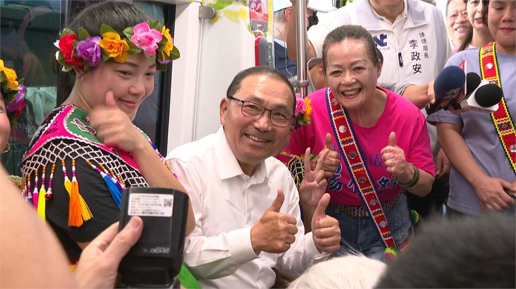 三鶯線試營運破75萬人次　侯友宜開箱原民彩繪列車