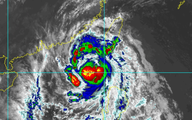 紅霞颱風「閃過台灣」直衝中國!氣象署上午「這時間」解除海警:強度持續增強