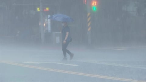 紅霞發威今防雨災!新颱下週接力影響台灣?專家全說了
