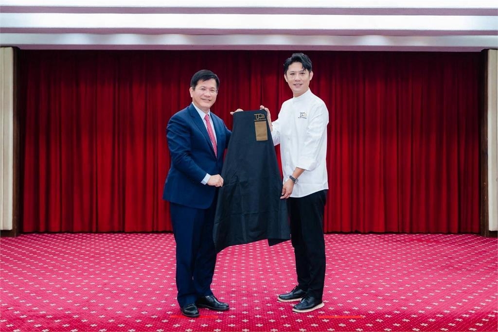 台灣隊橫掃國際廚藝賽!選手揮國旗竟遭制止「當場被收走」 他高EQ「1句話」反殺