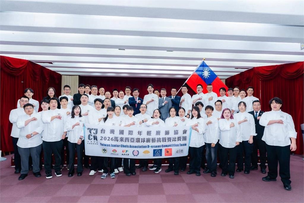 台灣隊橫掃國際廚藝賽!選手揮國旗竟遭制止「當場被收走」 他高EQ「1句話」反殺