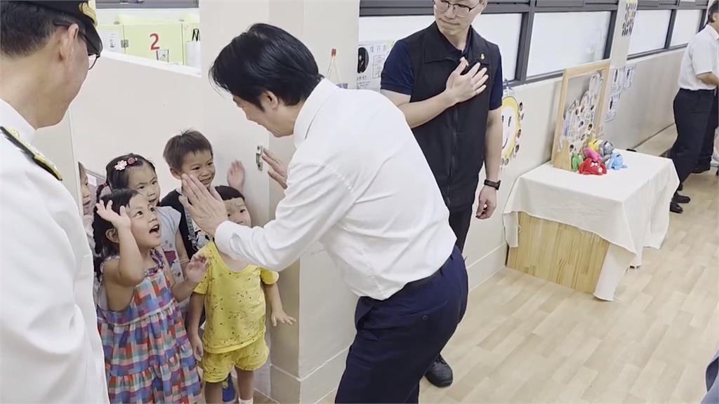 學童萌喊「總統爺爺」 賴總統訪幼兒園鼓勵年輕人生育