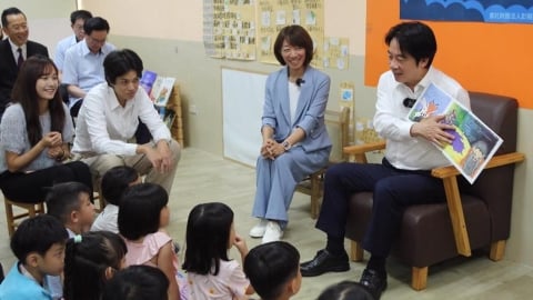 學童萌喊「總統爺爺」 賴總統訪幼兒園鼓勵年輕人生育