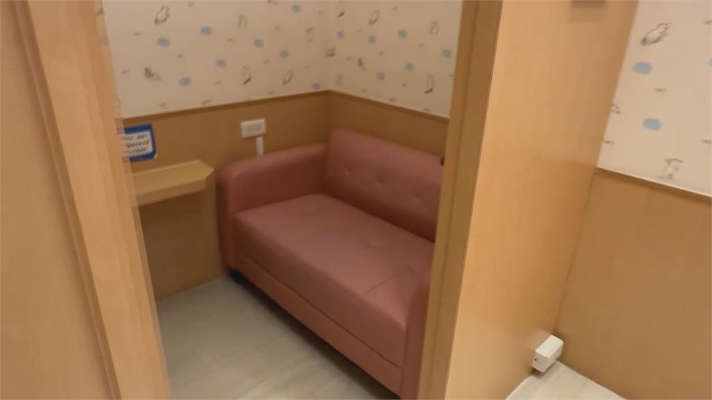 哺乳室驚傳「男女共用更衣」 媽媽怒批百貨管理鬆散