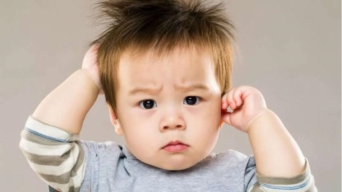 孩子異位性皮膚炎抓到睡不著?皮膚科解析反覆復發原因與治療新趨勢