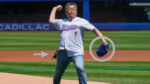MLB／帶著國旗、歐告娃娃！蔡其昌赴大聯盟開球：把來自台灣的祝福投向世界