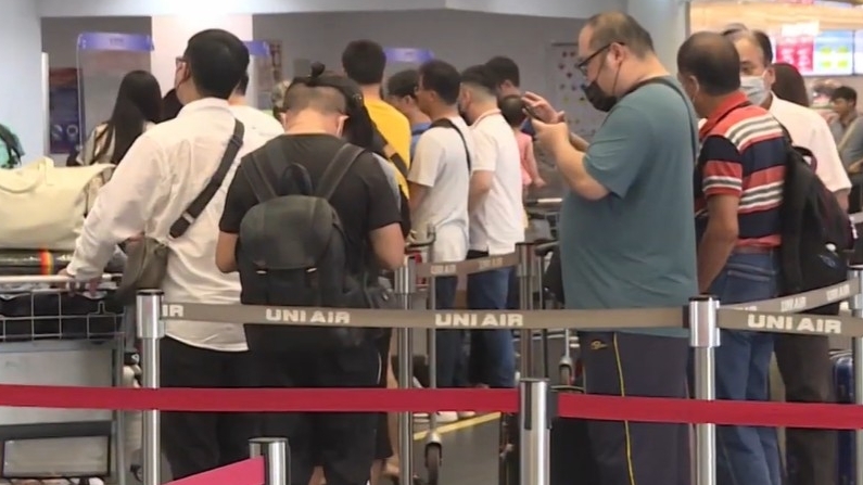 去國外才懂!網紅逛台中機場免稅店直擊「1畫面」驚喊:台灣服務業太誇張