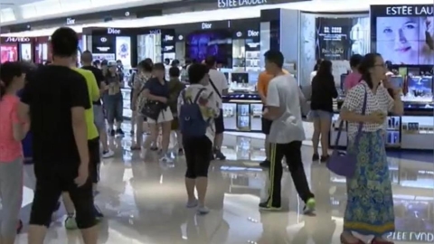去國外才懂！網紅逛台中機場免稅店直擊「1畫面」驚喊：台灣服務業太誇張