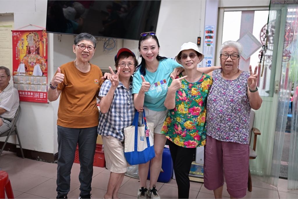 57歲翁虹凍齡近況曝光！無預警抵台直奔「這地」 貼心送暖超有愛
