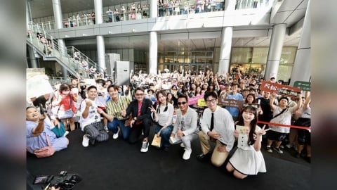 《阿松與阿暖》粉絲見面會！柯叔元、林玟誼率眾星齊聚板橋　展現超人氣