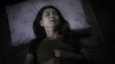 陳雪甄《粽邪4》發狂「撞頭咬指不斷」 角色演到失控宛如被附身