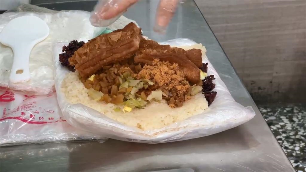 台南早餐店飯糰超熱銷　特製「８００克加大版」價格實惠